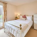 Host & - Trinity Way بيت للعطل